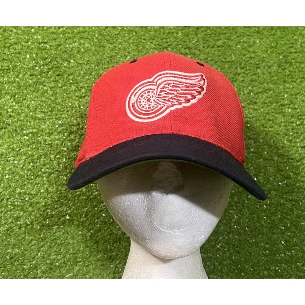Vintage Detroit Red Wings Snapback Hat Low Profile Wool Blend Classic Logo NHL